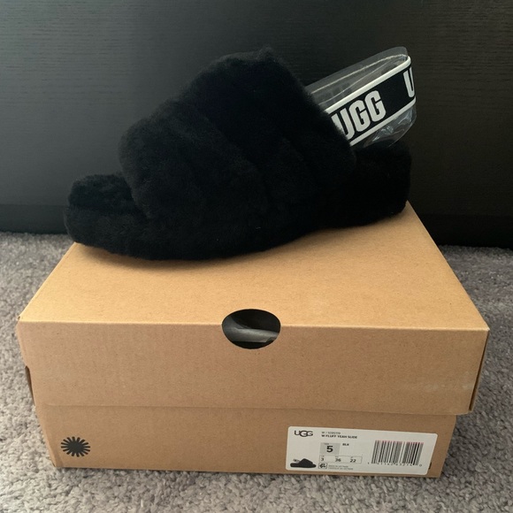 Ugg-Fluff Yeah Slide-Black Sz.5 - Picture 1 of 3